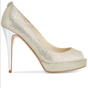 🎉last deal 🎉Michael kors York platform pumps💞